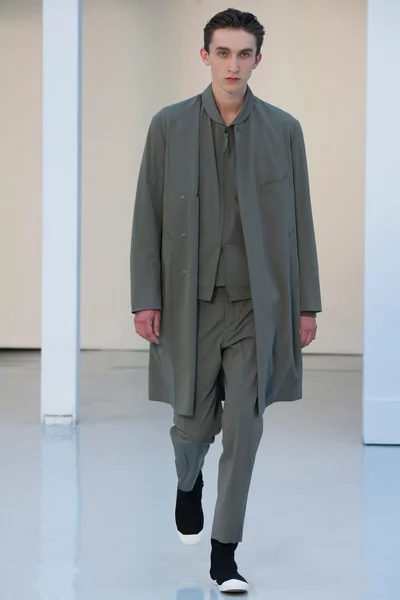 Look 17
